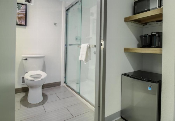 La Quinta by Wyndham Mobile image 26