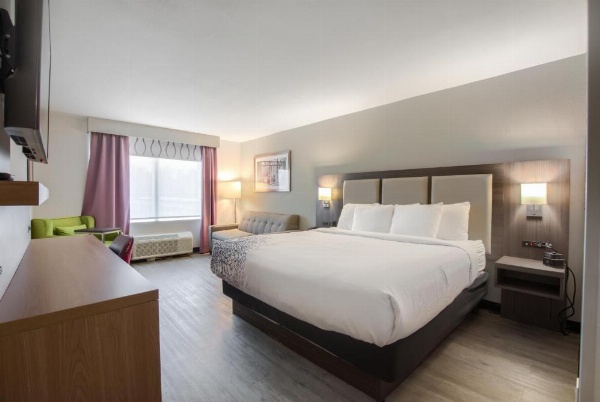 La Quinta by Wyndham Mobile image 9